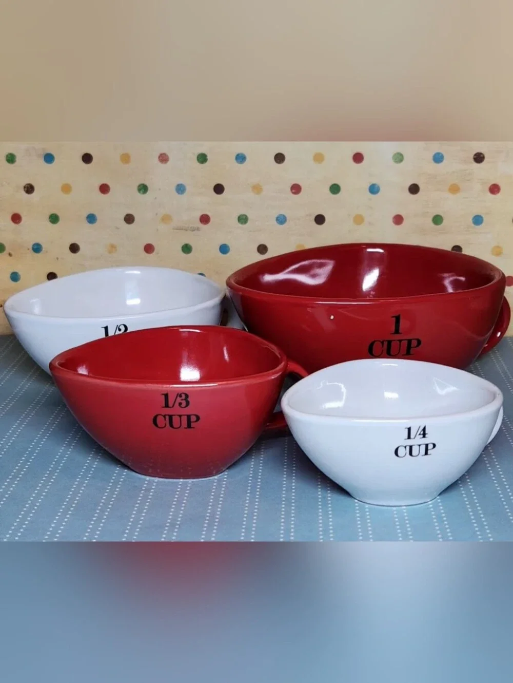 Farmhouse-style Ceramic Nesting Measuring Cup Set in Red and White